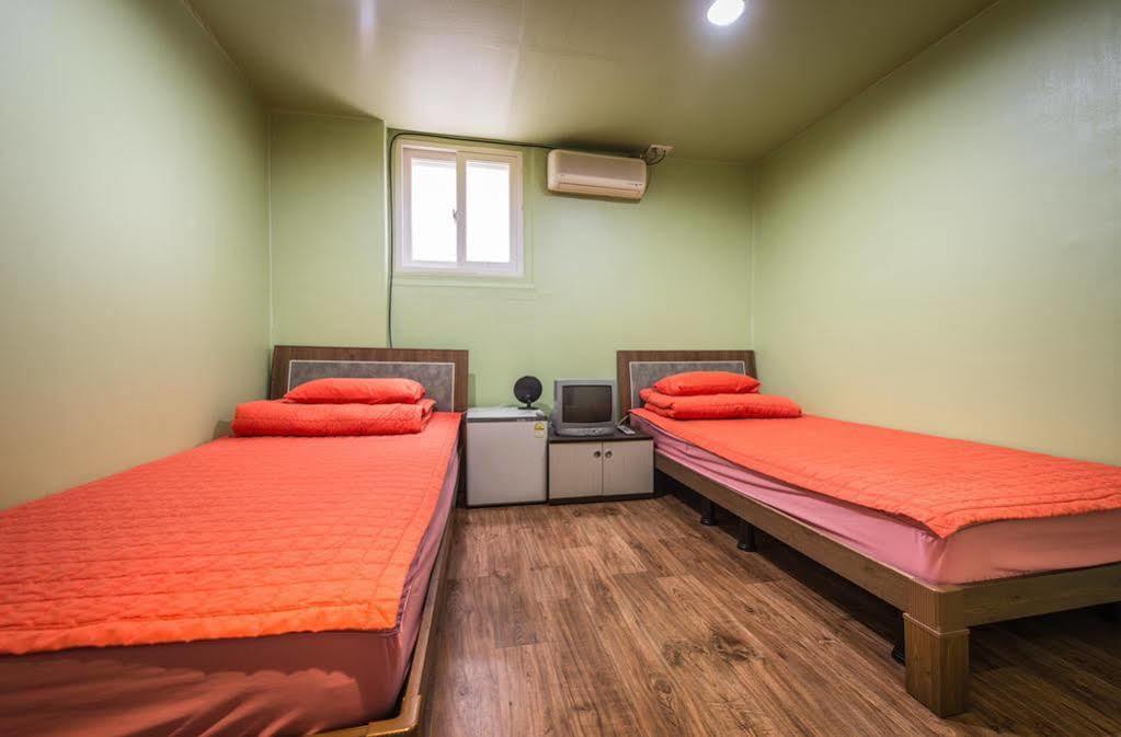 Chris Hostel Seul Esterno foto