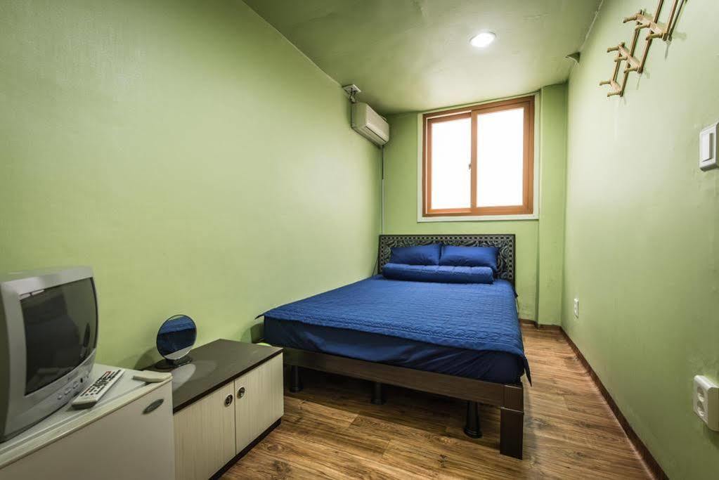 Chris Hostel Seul Esterno foto